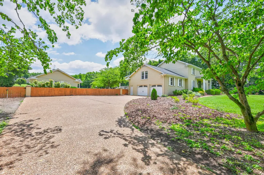 510 Granny White Pike Brentwood TN 37027