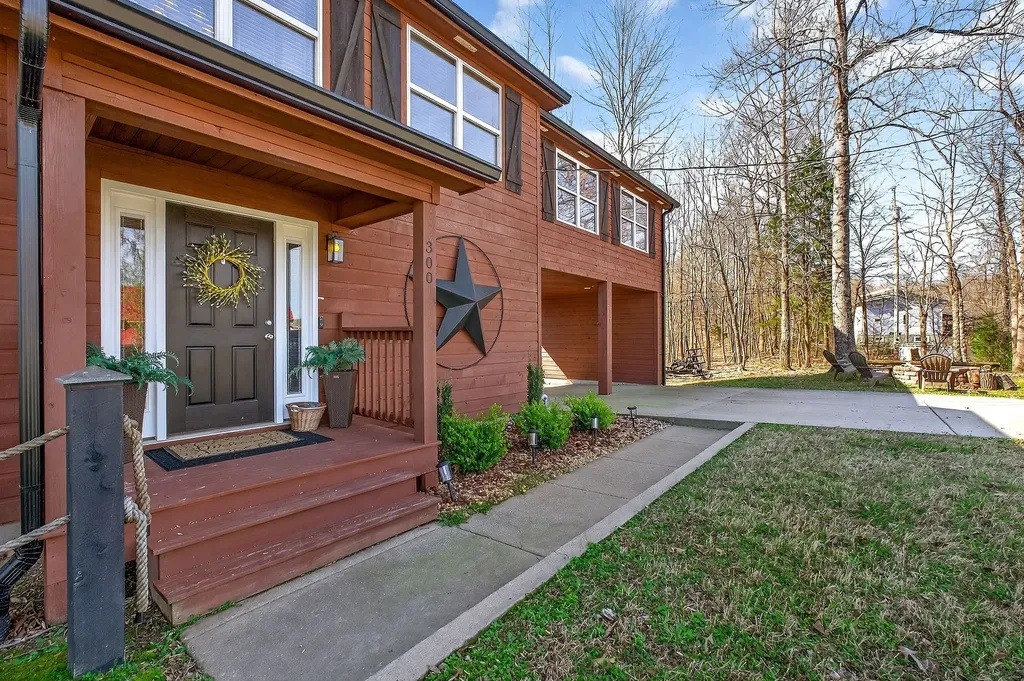 300 Crest Drive Smithville TN 37166