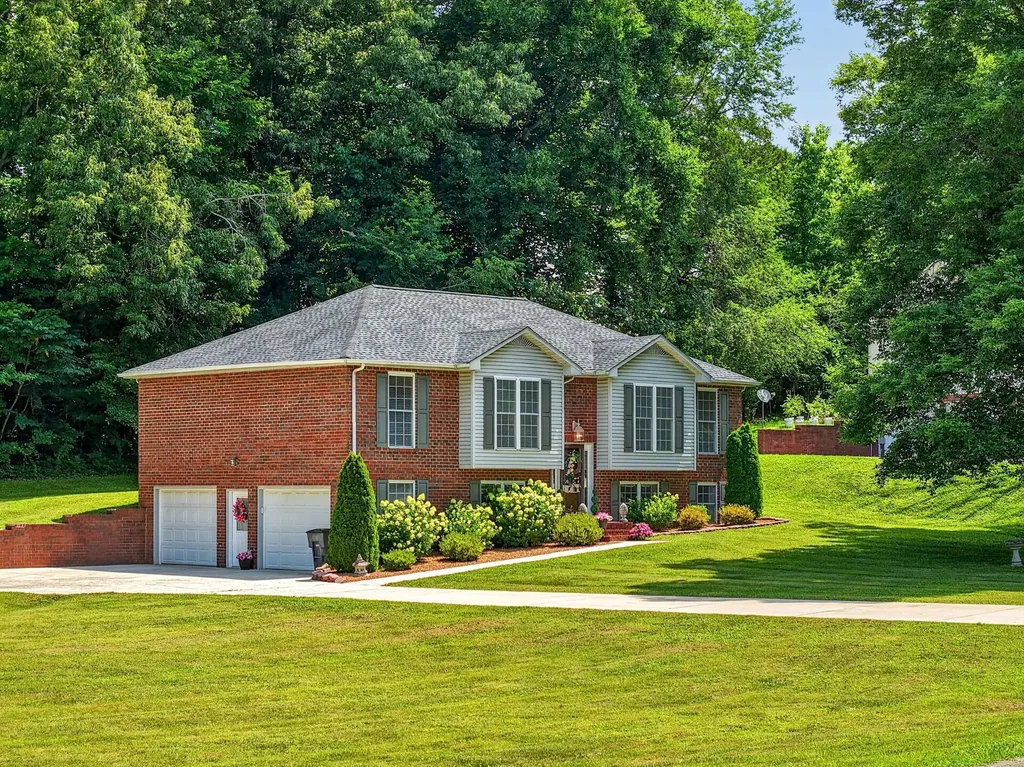 1920 Bay View Drive Cookeville TN 38506