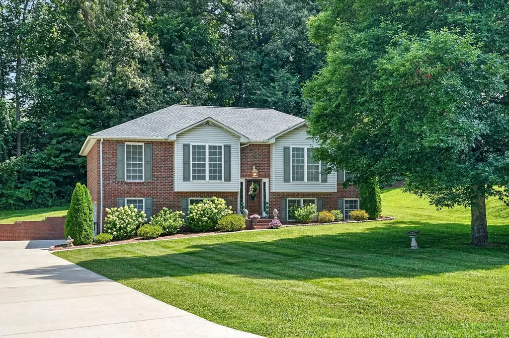 1920 Bay View Drive Cookeville TN 38506