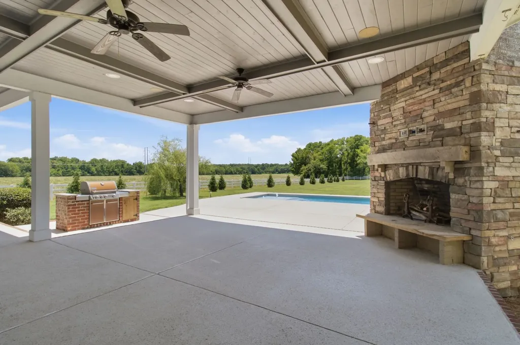 8333 Panther Creek Road Christiana TN 37037