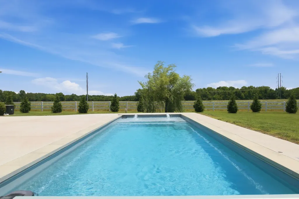 8333 Panther Creek Road Christiana TN 37037