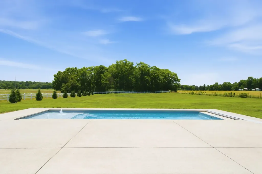 8333 Panther Creek Road Christiana TN 37037