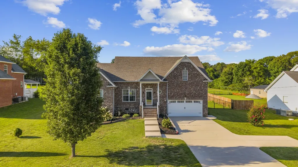105 Wagners Way White Bluff TN 37187