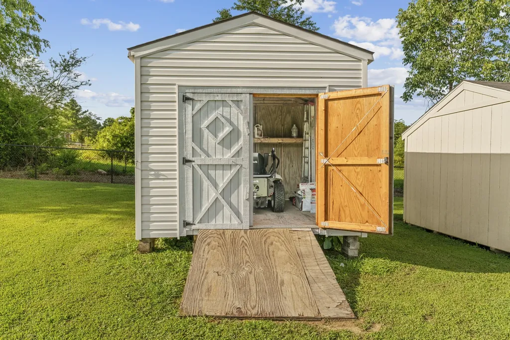 105 Wagners Way White Bluff TN 37187