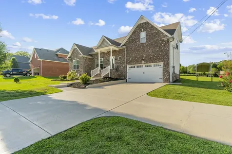 105 Wagners Way White Bluff TN 37187