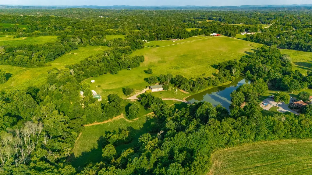 825 Harsh Lane Castalian Springs TN 37031
