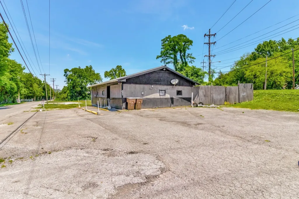 2700 Tucker Road Nashville TN 37218