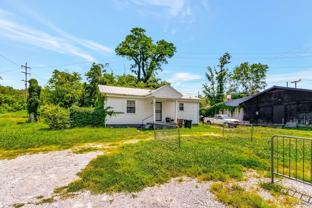 2700 Tucker Road Nashville TN 37218