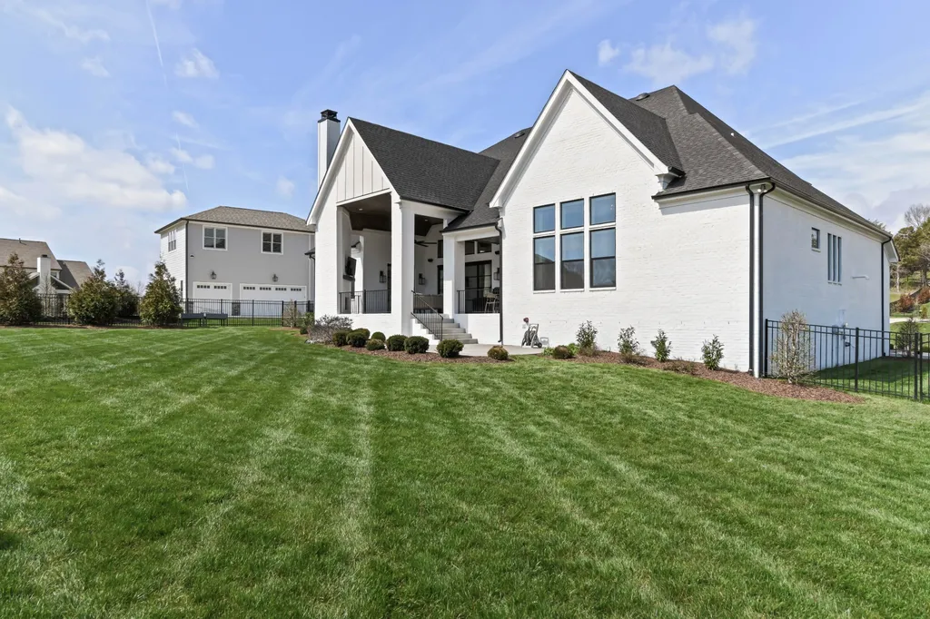1924 Parade Drive Brentwood TN 37027