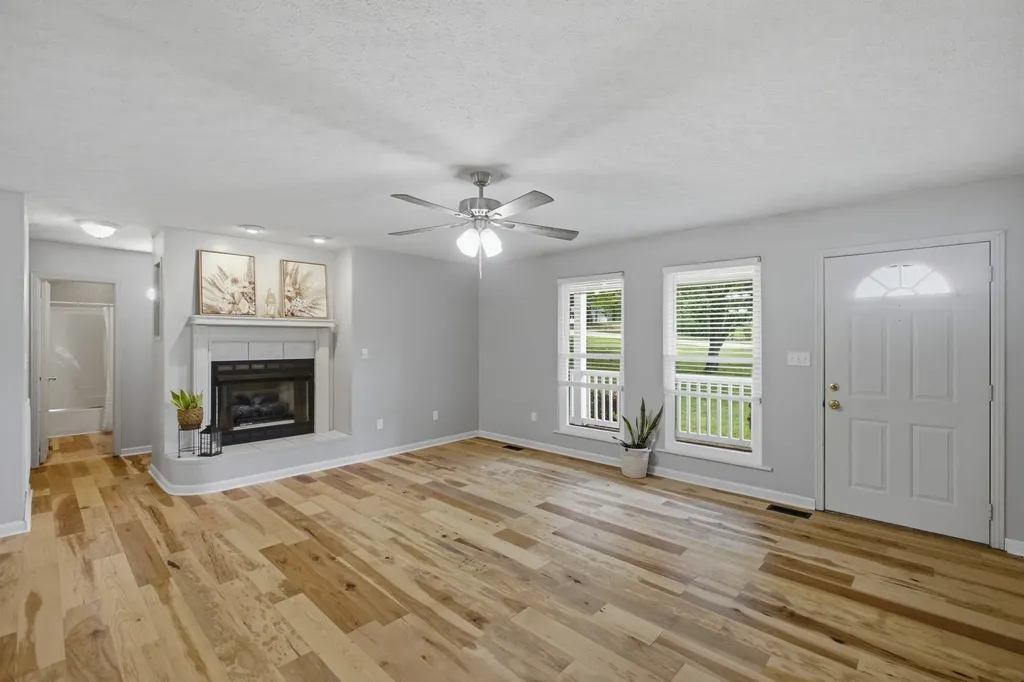 1466 W Grab Creek Road Dickson TN 37055