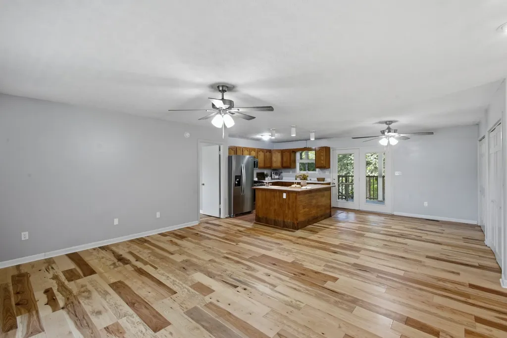 1466 W Grab Creek Road Dickson TN 37055