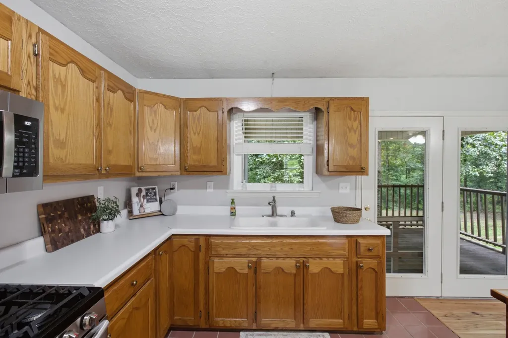1466 W Grab Creek Road Dickson TN 37055