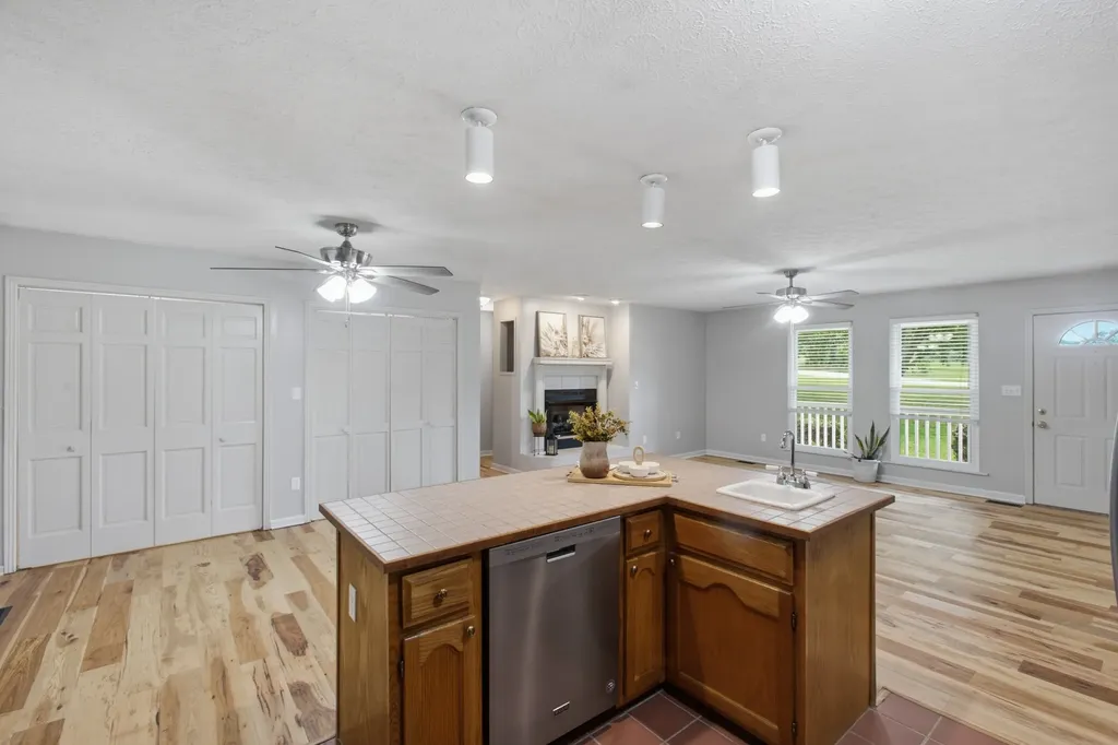1466 W Grab Creek Road Dickson TN 37055