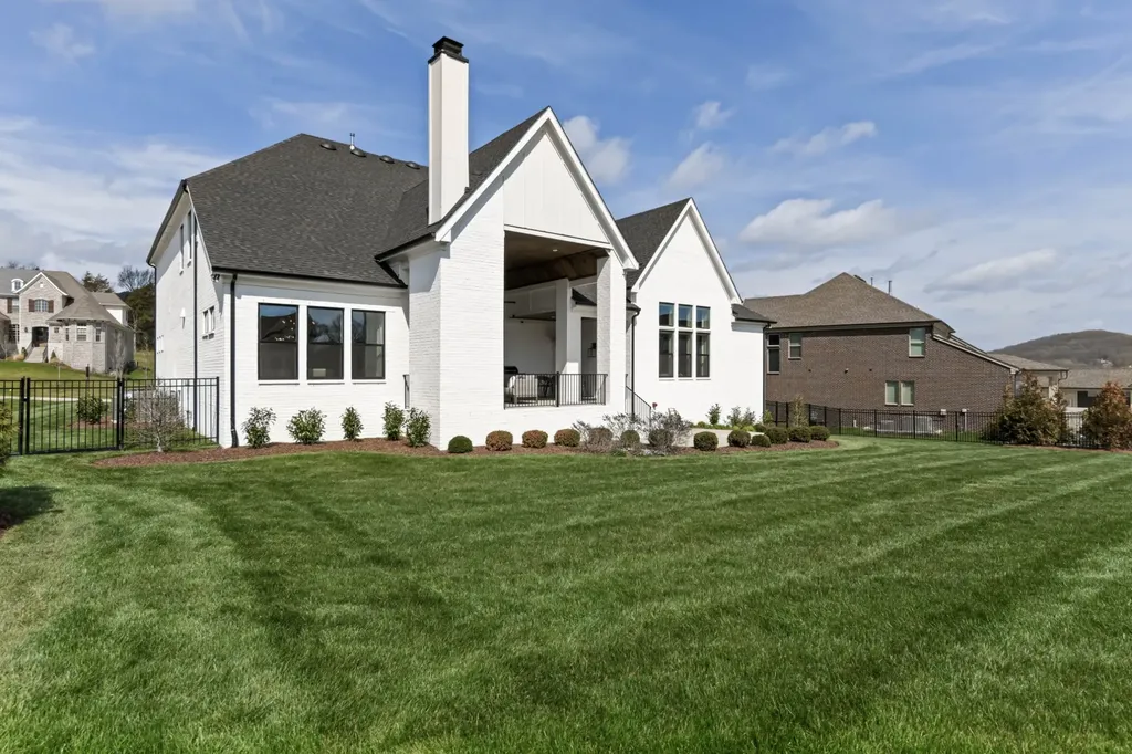 1924 Parade Drive Brentwood TN 37027