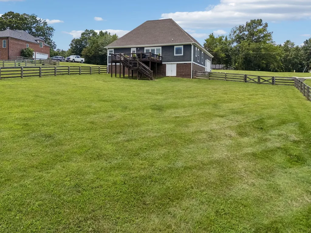 1002 Douglas Court Dickson TN 37055
