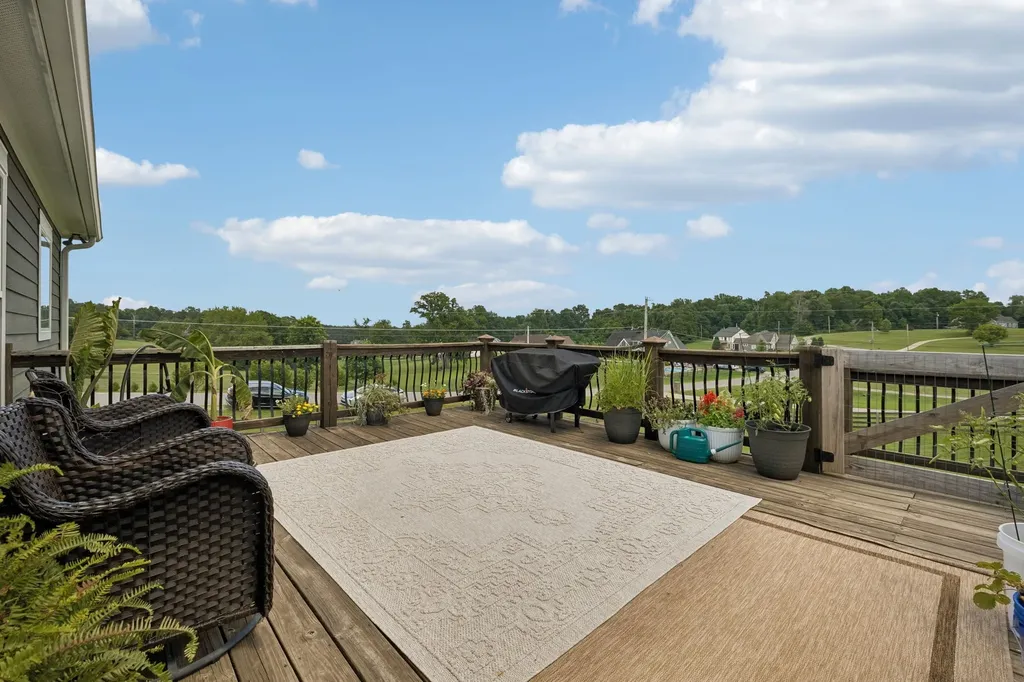 1002 Douglas Court Dickson TN 37055