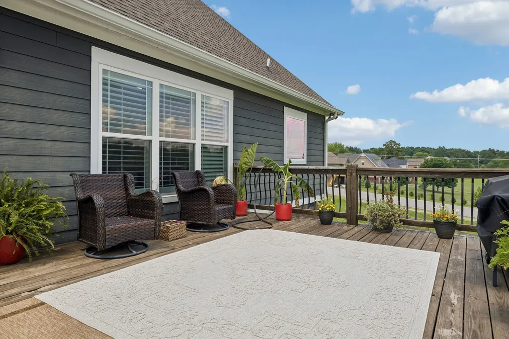 1002 Douglas Court Dickson TN 37055