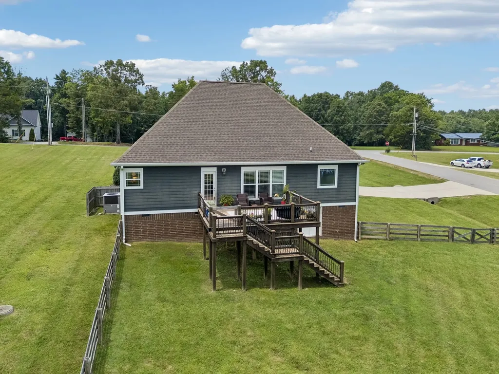 1002 Douglas Court Dickson TN 37055