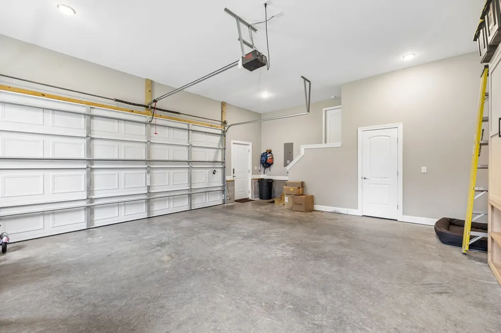 1002 Douglas Court Dickson TN 37055