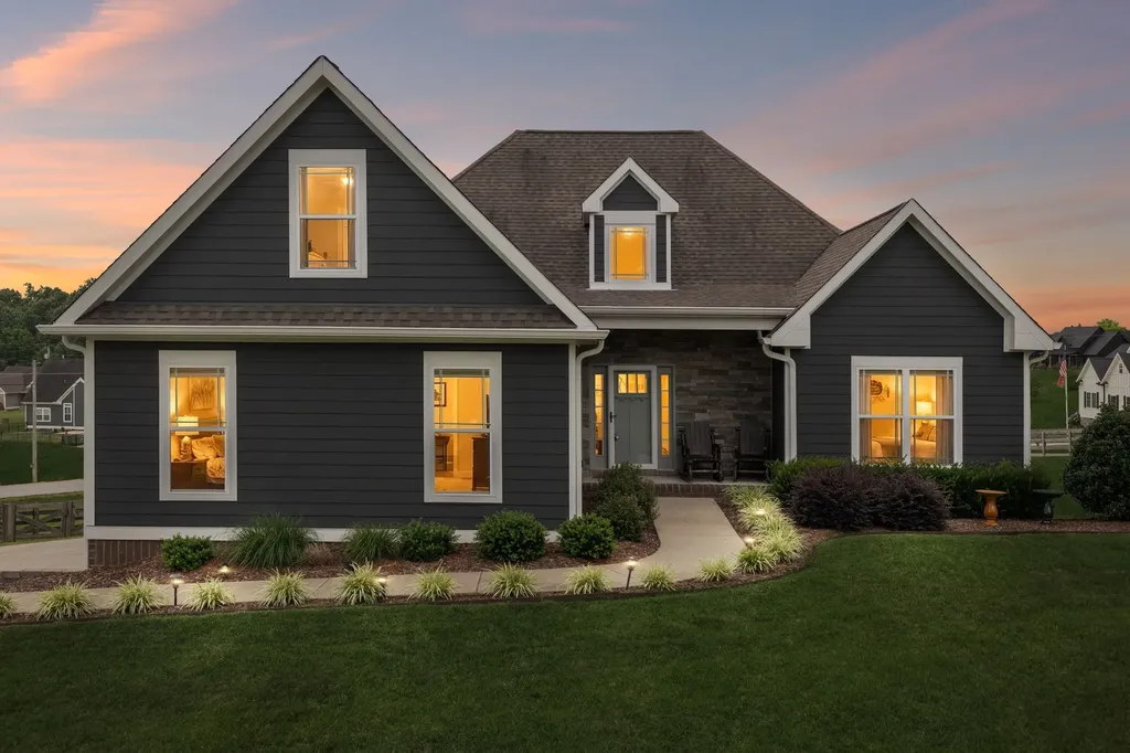 1002 Douglas Court Dickson TN 37055