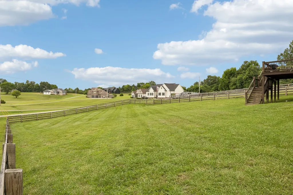 1002 Douglas Court Dickson TN 37055
