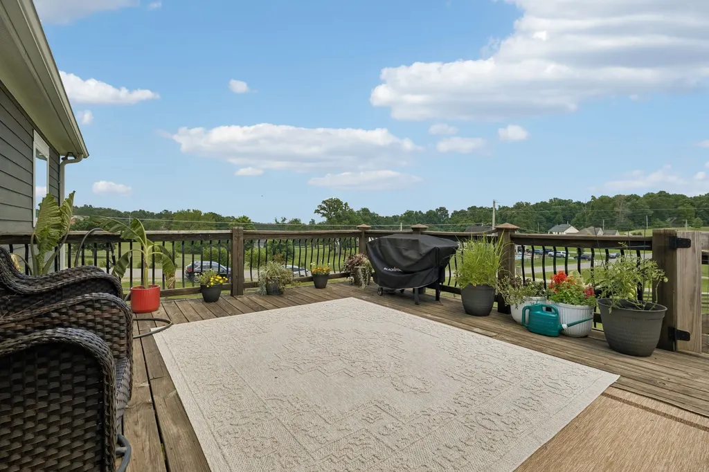 1002 Douglas Court Dickson TN 37055