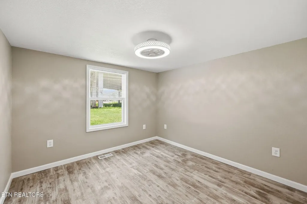 210 E Spring Street Oliver Springs TN 37840