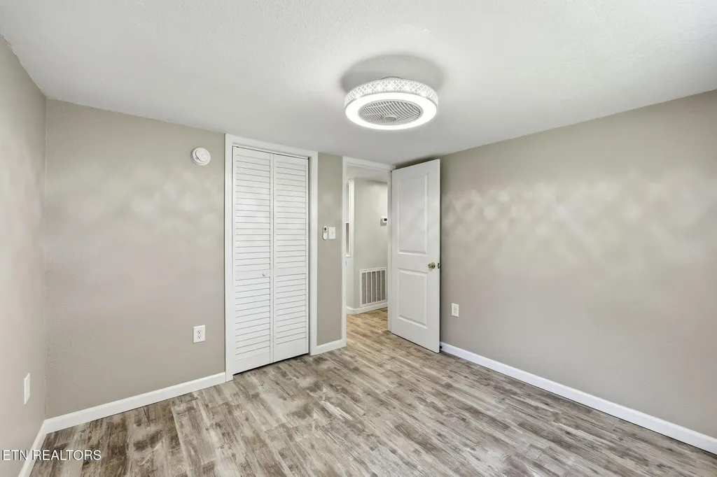 210 E Spring Street Oliver Springs TN 37840