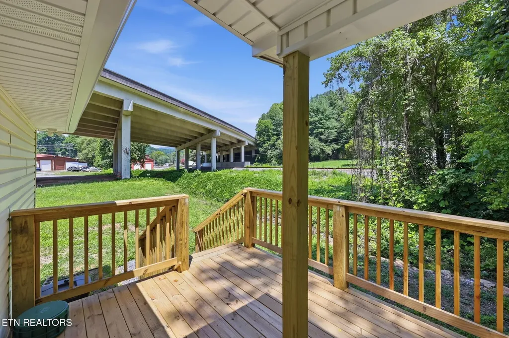 210 E Spring Street Oliver Springs TN 37840