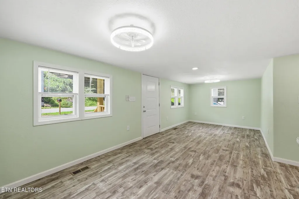 210 E Spring Street Oliver Springs TN 37840
