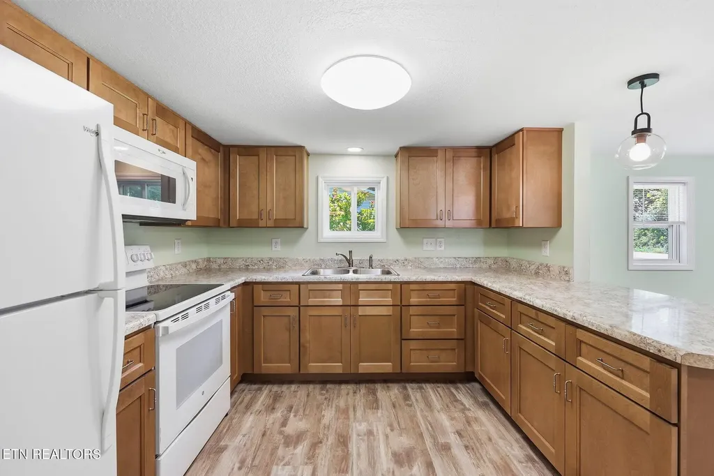 210 E Spring Street Oliver Springs TN 37840