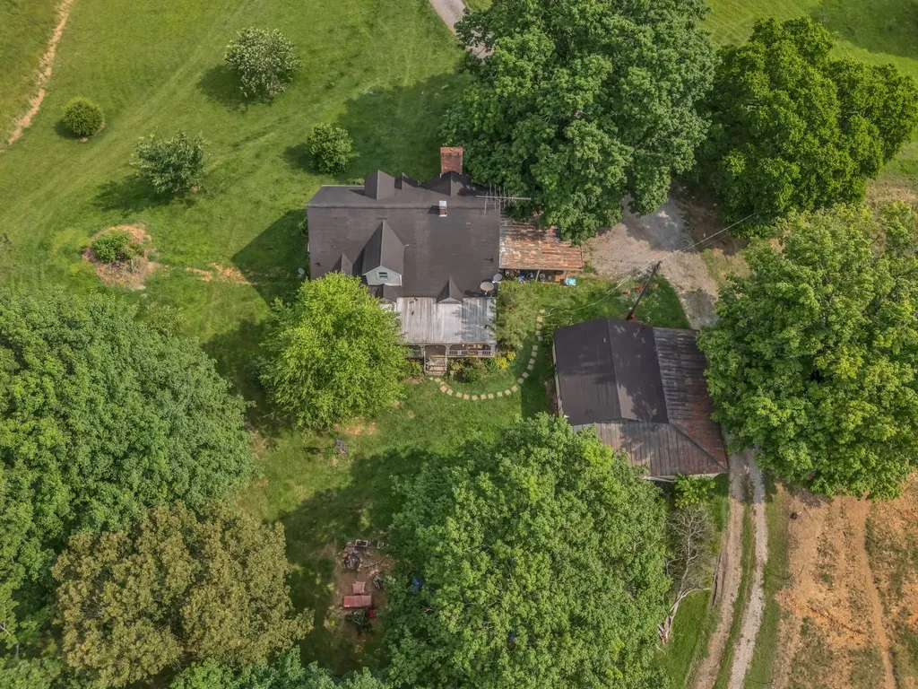 1804 Highway 52, E Portland TN 37148