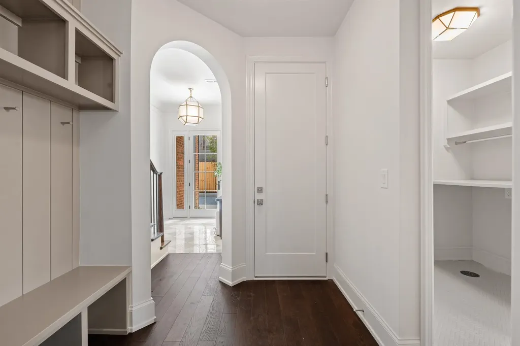 1208B Hawkins Street Nashville TN 37203