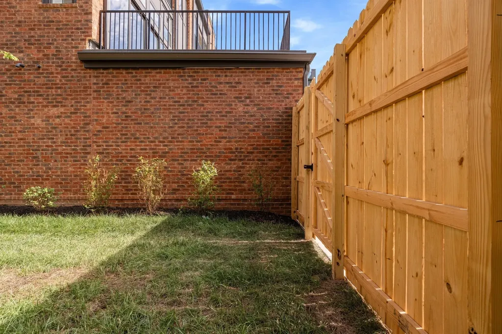 1208B Hawkins Street Nashville TN 37203