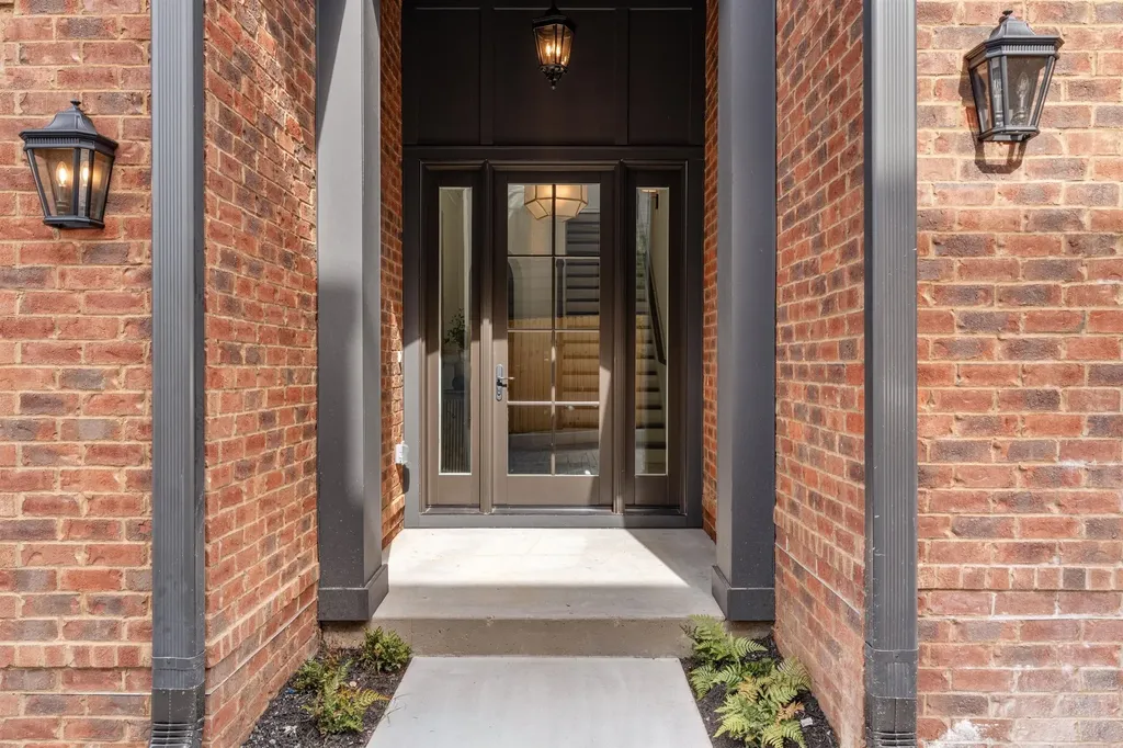 1208B Hawkins Street Nashville TN 37203