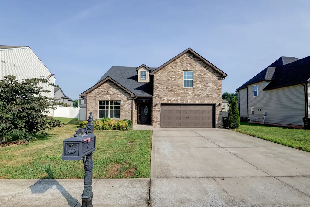 1008 Meadowview Lane Clarksville TN 37040