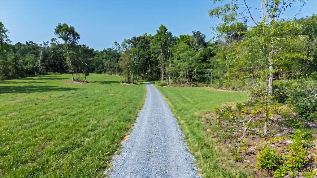 1335 Highway 96, N Fairview TN 37062