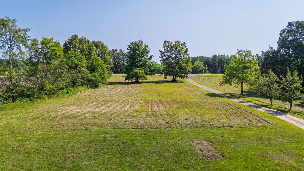 1335 Highway 96, N Fairview TN 37062