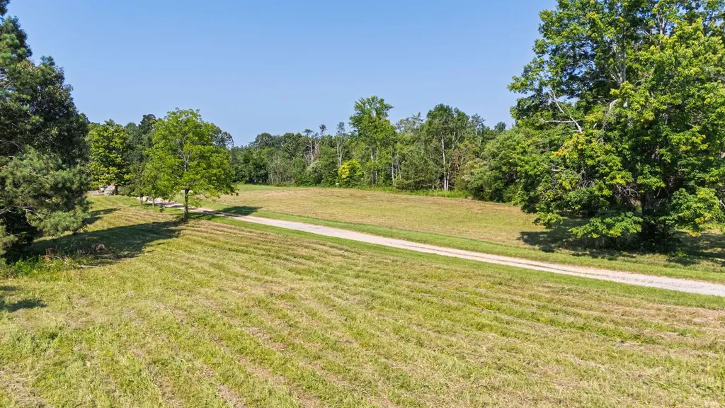 1335 Highway 96, N Fairview TN 37062