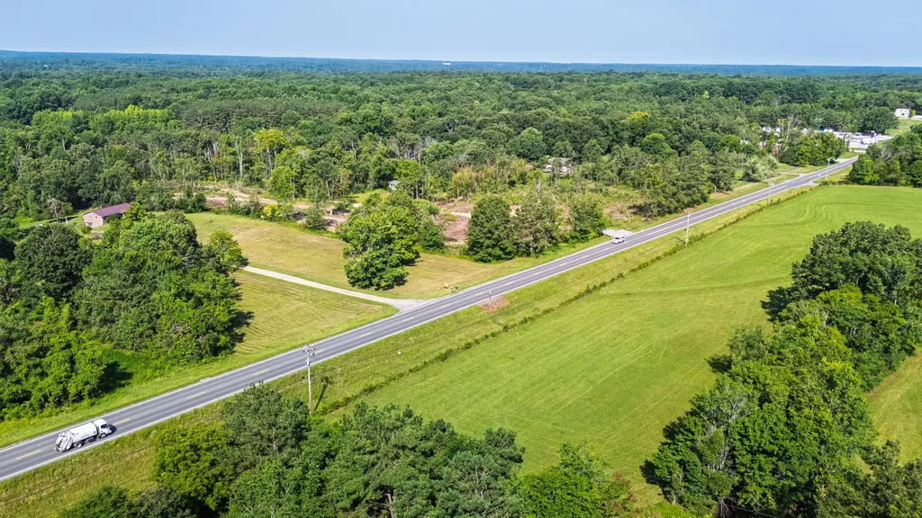 1335 Highway 96, N Fairview TN 37062