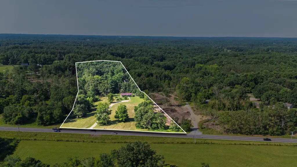 1335 Highway 96, N Fairview TN 37062
