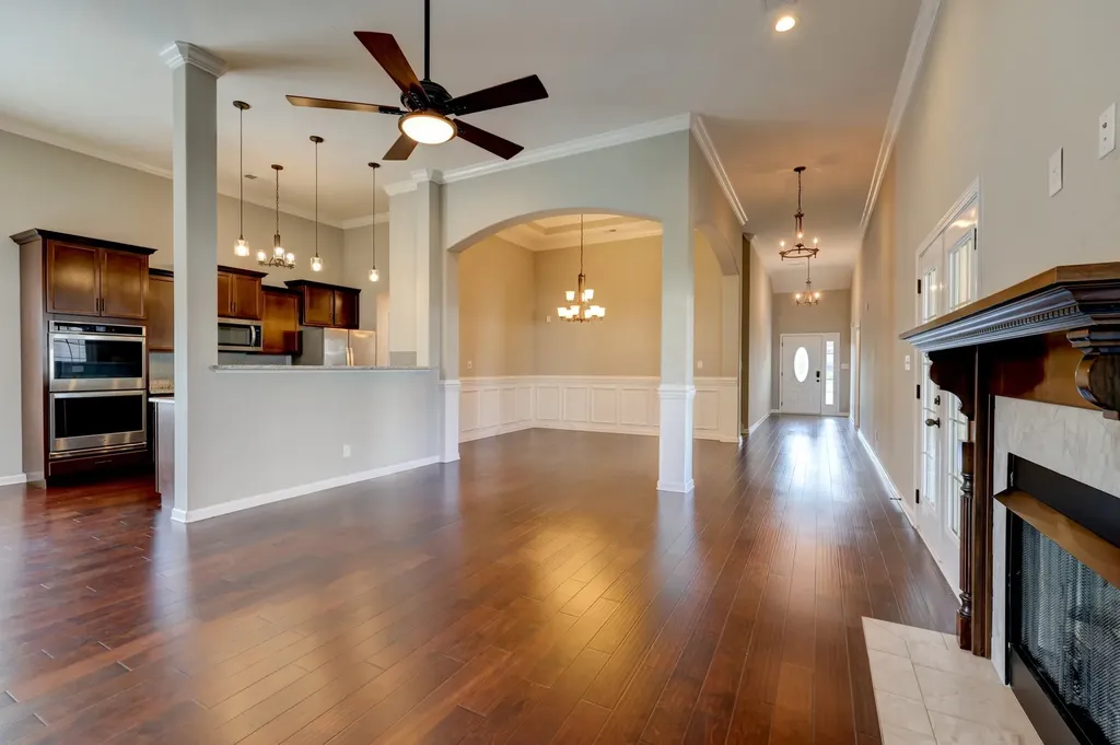 1008 Meadowview Lane Clarksville TN 37040