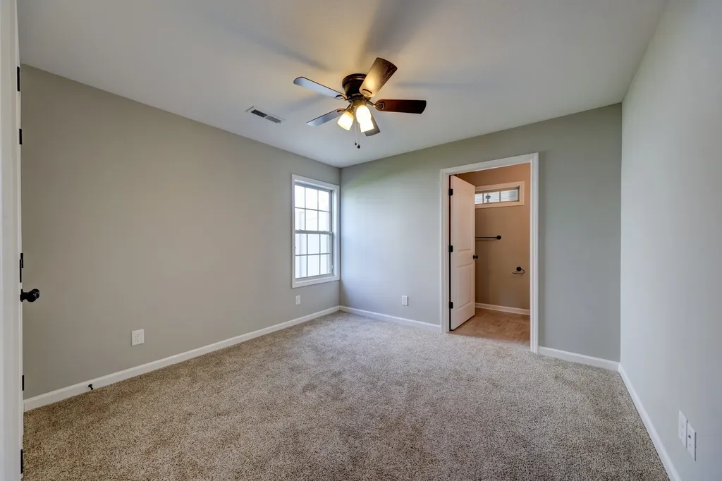 1008 Meadowview Lane Clarksville TN 37040