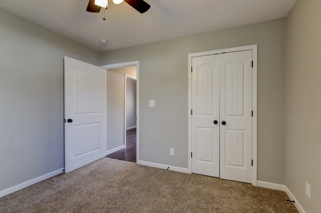 1008 Meadowview Lane Clarksville TN 37040