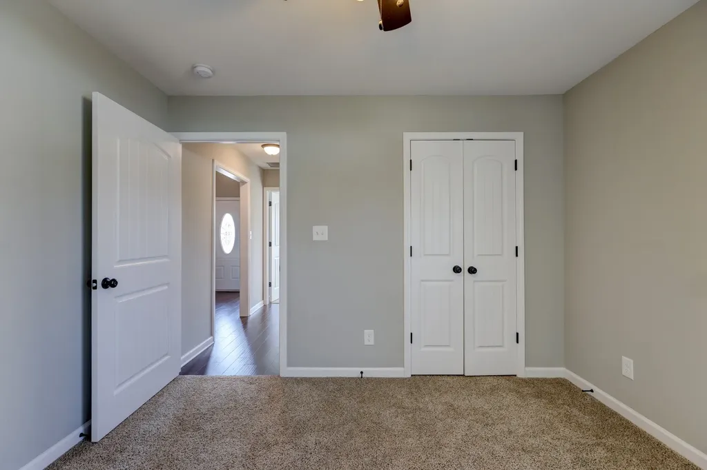 1008 Meadowview Lane Clarksville TN 37040