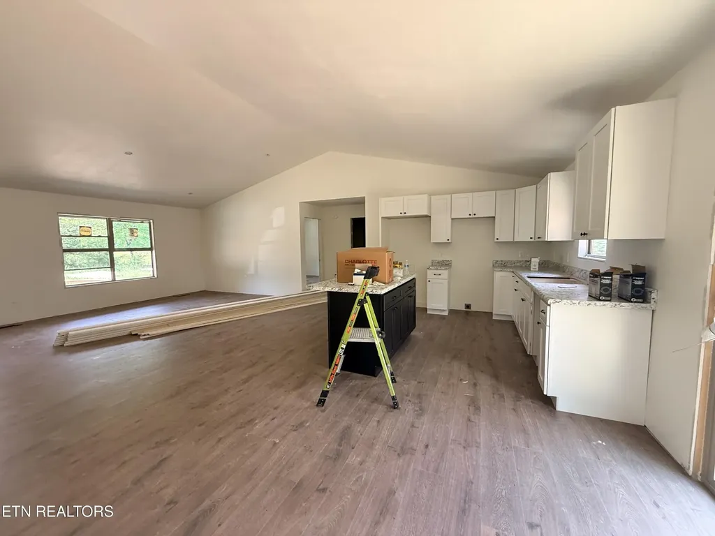 352 Old Wes Baldwin Road Jamestown TN 38556