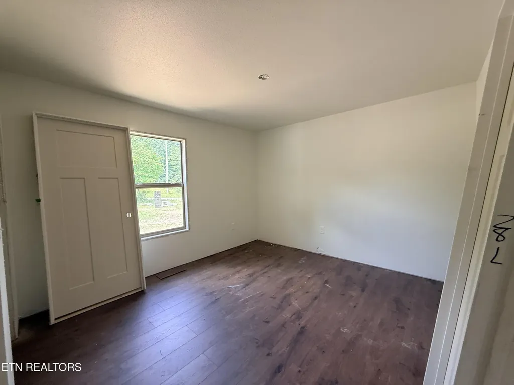352 Old Wes Baldwin Road Jamestown TN 38556