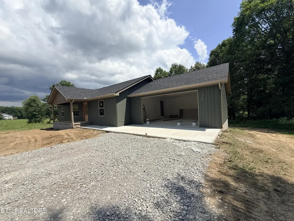 352 Old Wes Baldwin Road Jamestown TN 38556