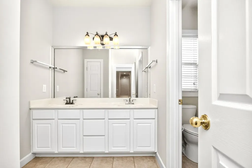 104 Stoneway Hendersonville TN 37075